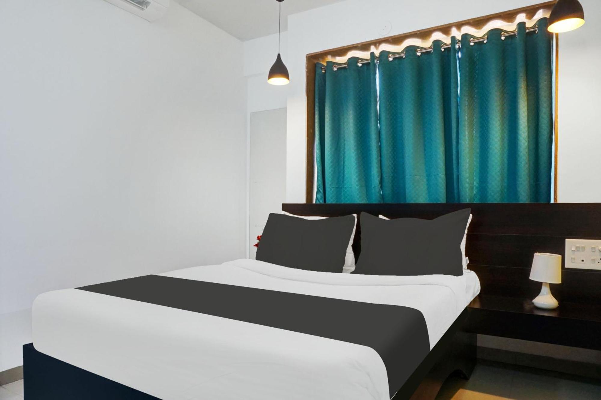 Super Aarambh Exotica Hotel Meribel Village ภายนอก รูปภาพ